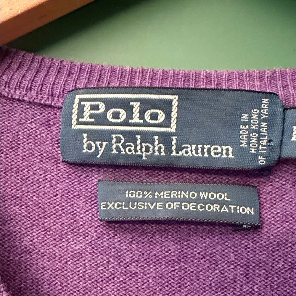 Vintage Polo by Ralph Lauren Mens M 100% Merino Wool Purple V-Neck Sweater